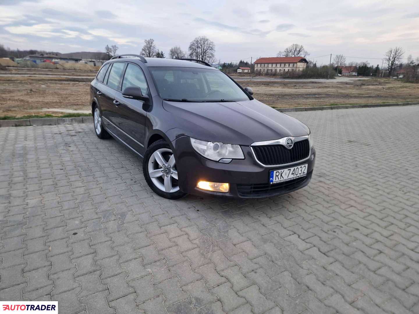 Skoda Superb 2011 1.6 105 KM