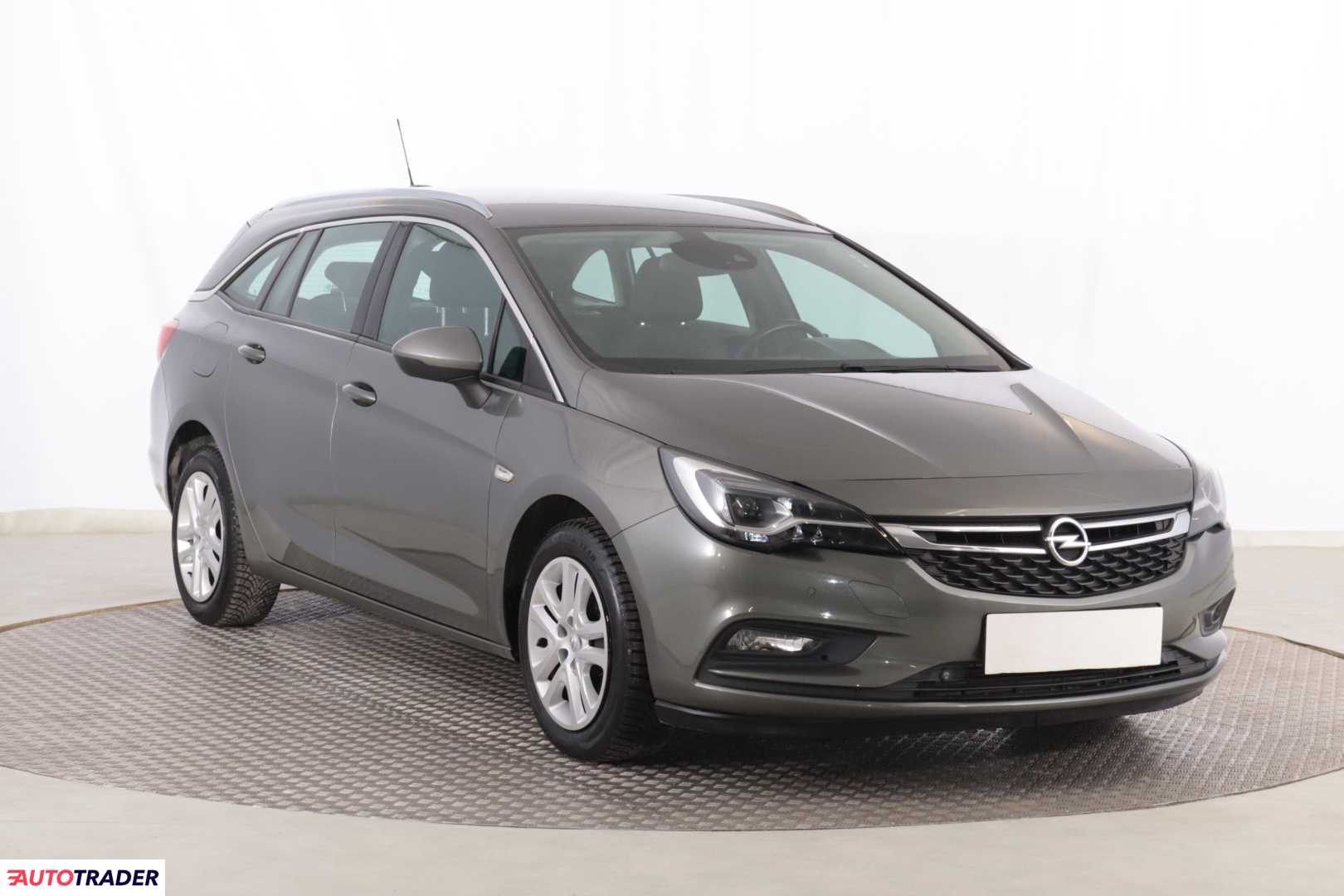 Opel Astra 1.6 108 KM 2017r. (Piaseczno)