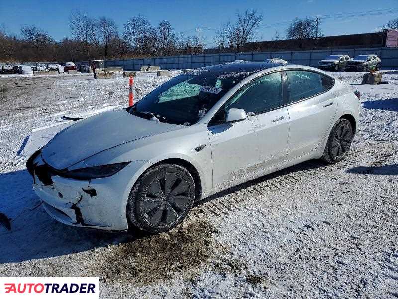 Tesla Model 3 2024
