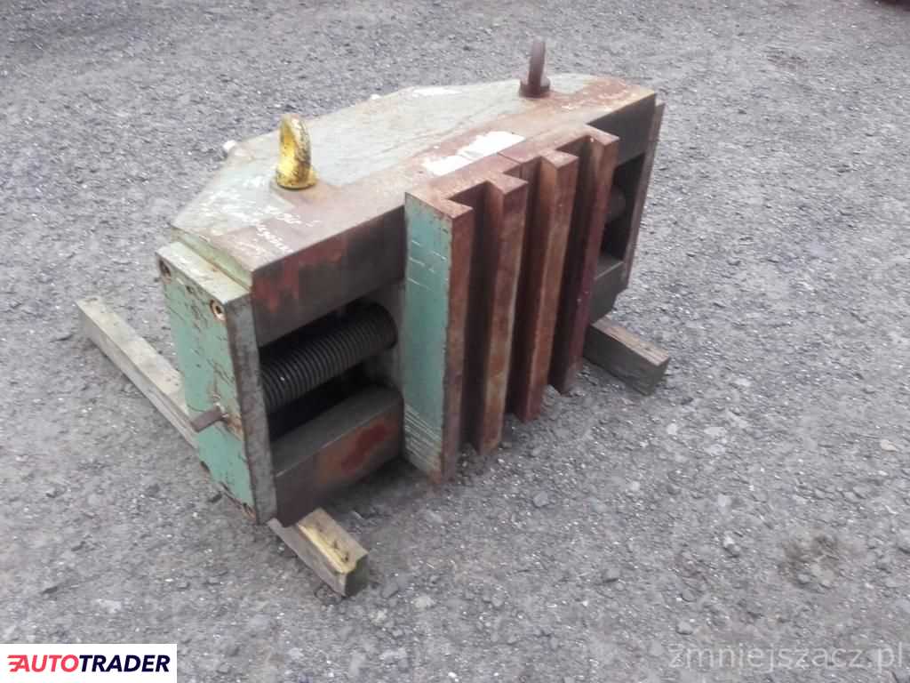 Prasa hydrauliczna pozioma BOKSERKA PYXWM-250 Prasa hydrauliczna pozioma BOKSERKA PYXWM-250