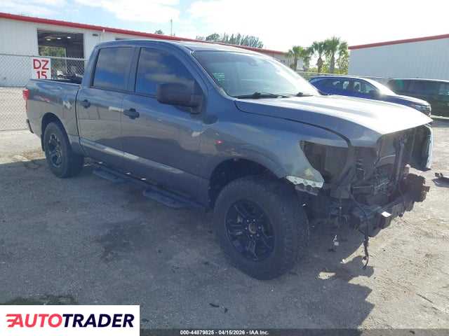Nissan Titan 2022 5