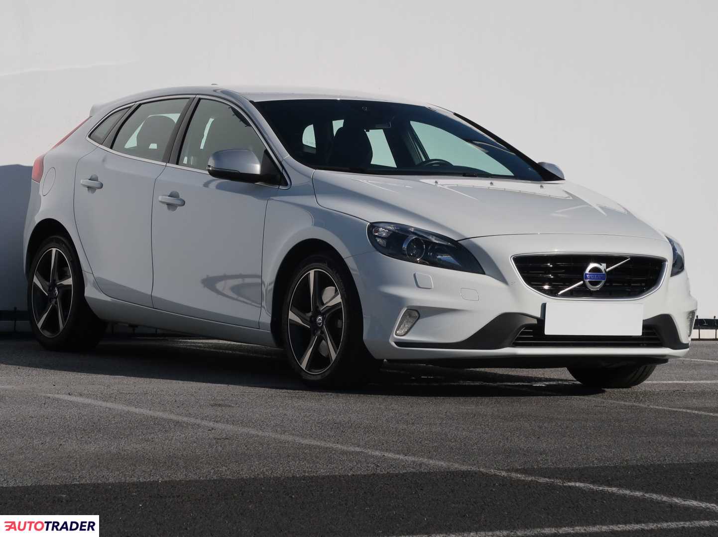 Volvo V40 1.5 150 KM 2015r. (Piaseczno)