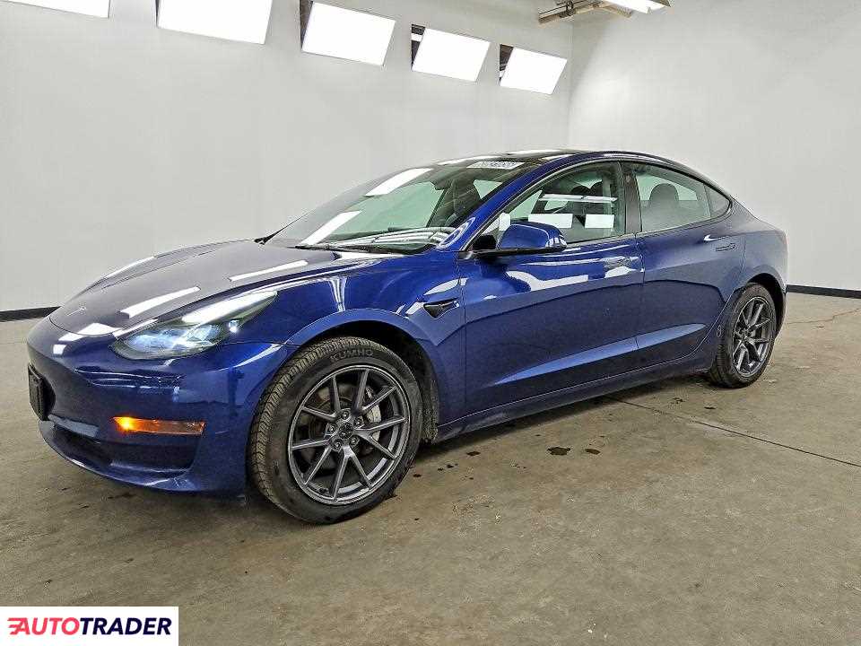 Tesla Model 3 2022