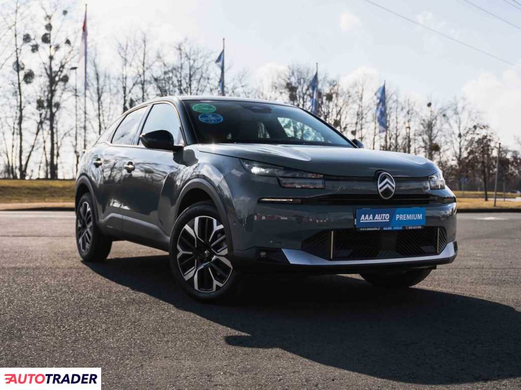 Citroen C4 2025 1.2 152 KM