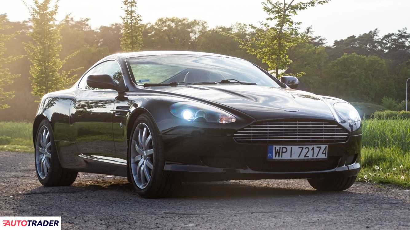 Aston Martin DB9 Coupé 2005 5.9 455 KM