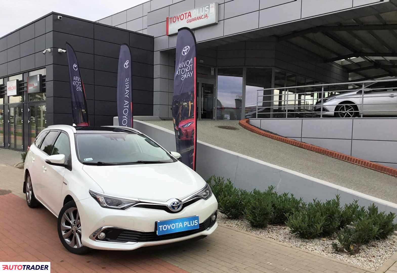 Toyota Auris 2016 1.8 136 KM Toyota Auris 2016 1.8 136 KM