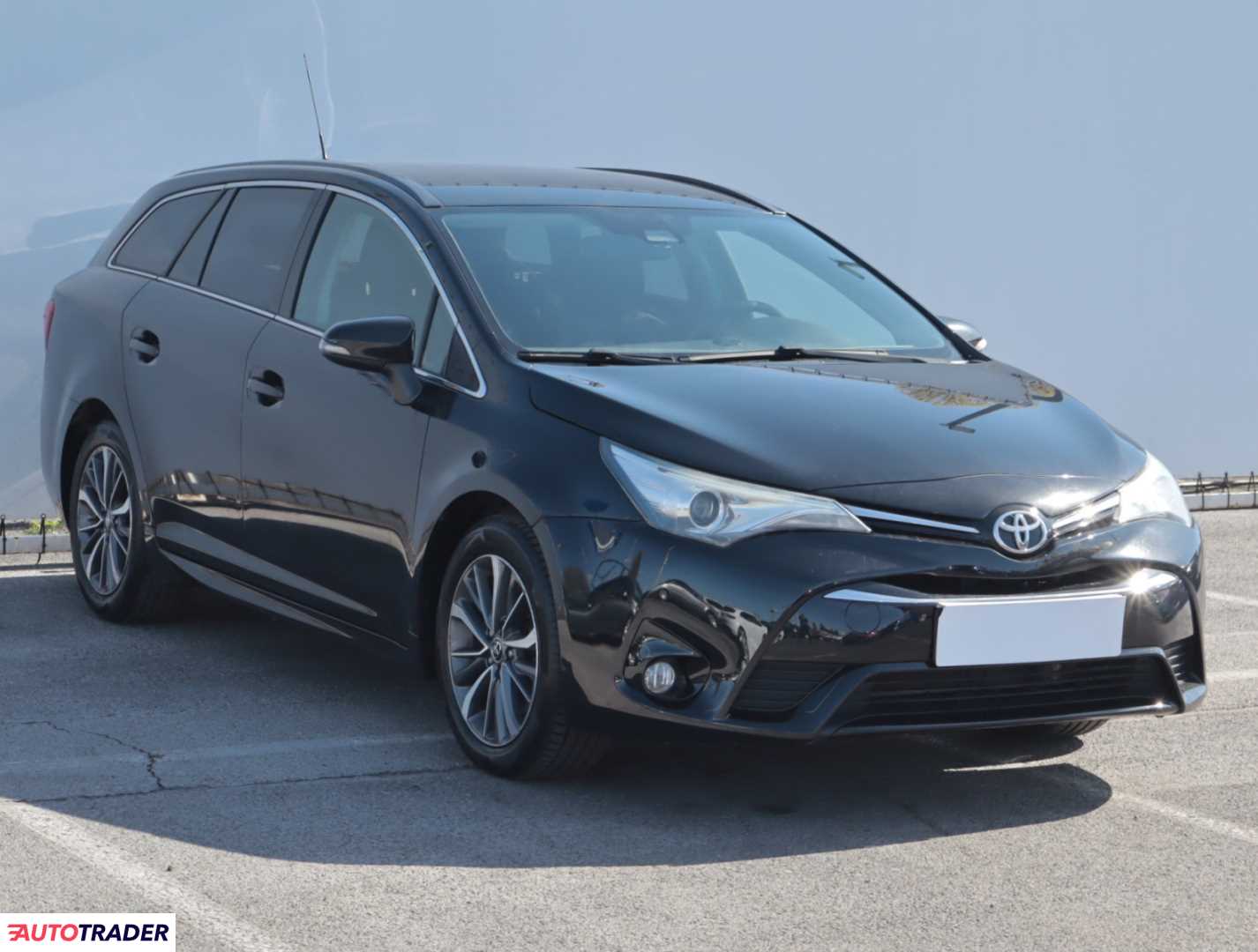 Toyota Avensis 2015 2.0 140 KM