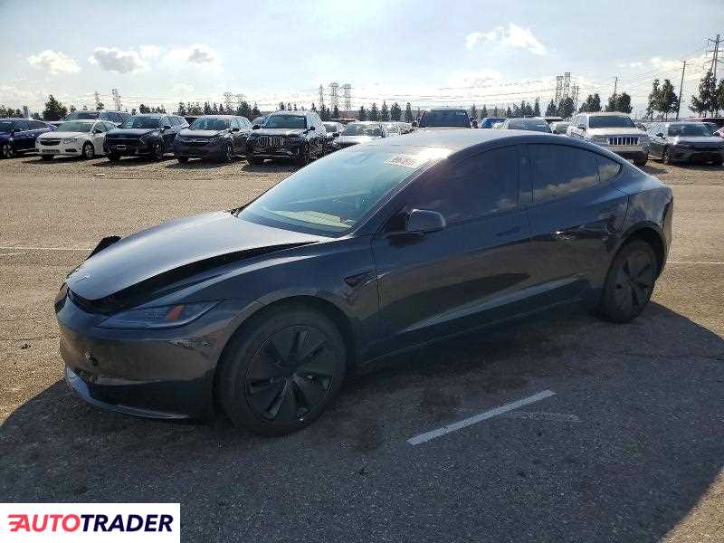 Tesla Model 3 2025