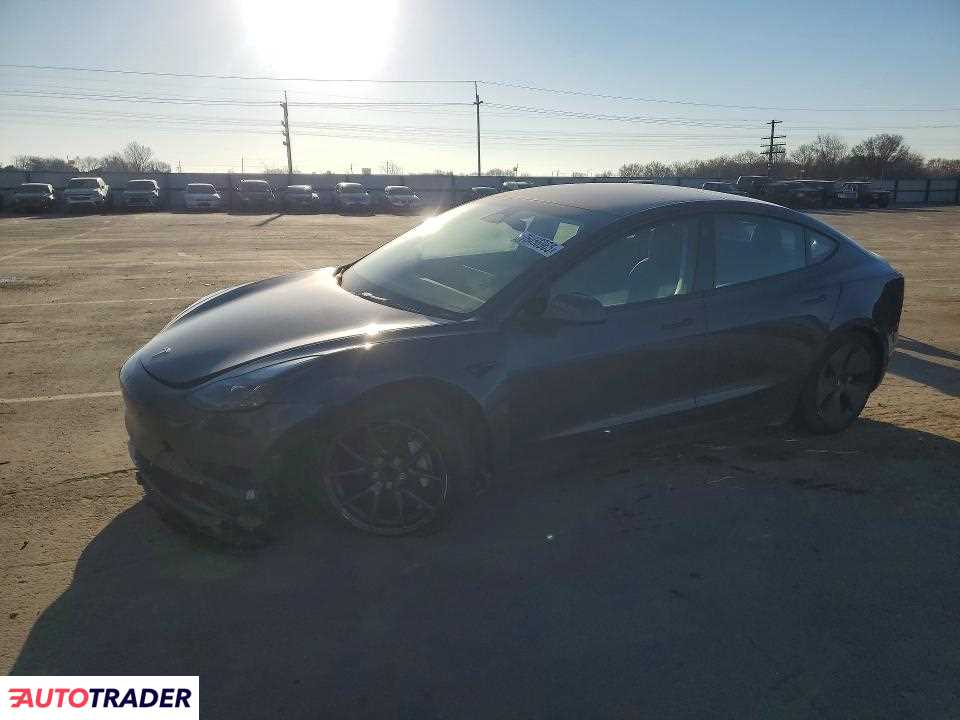 Tesla Model 3 2023