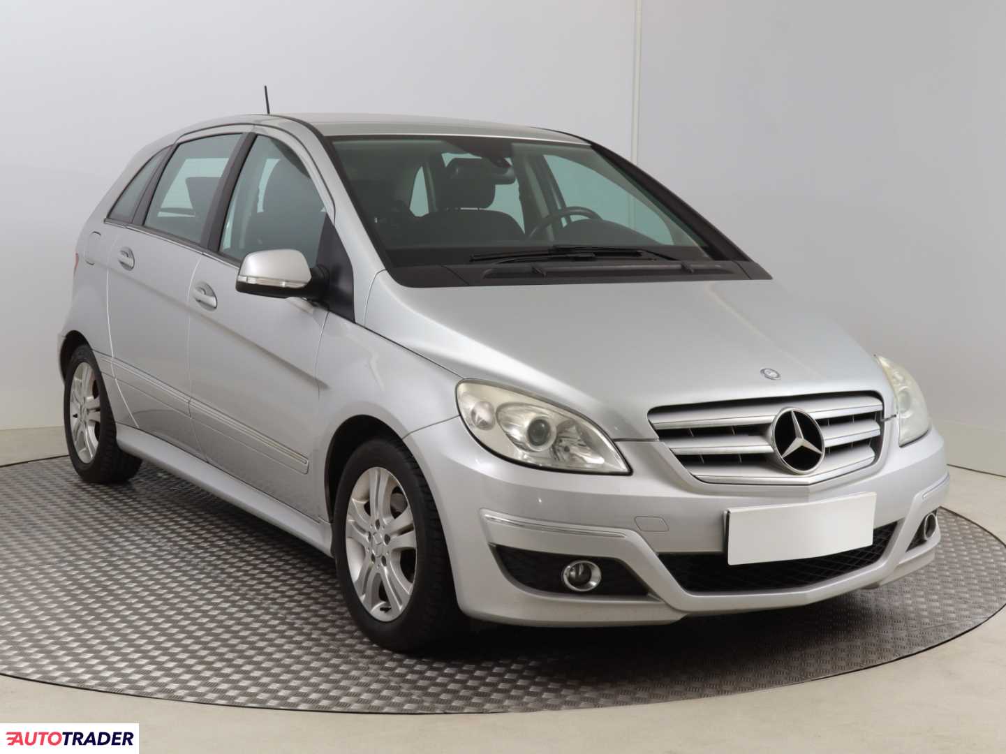 Mercedes B-klasa 2011 2.0 107 KM