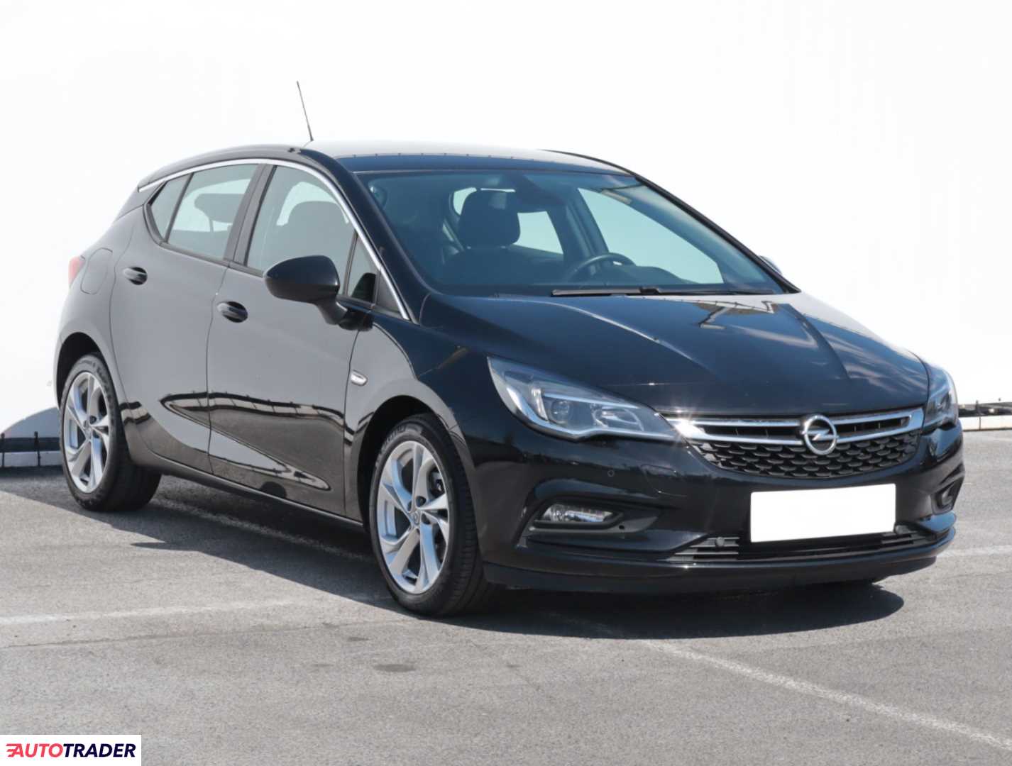 Opel Astra 2018 1.4 123 KM