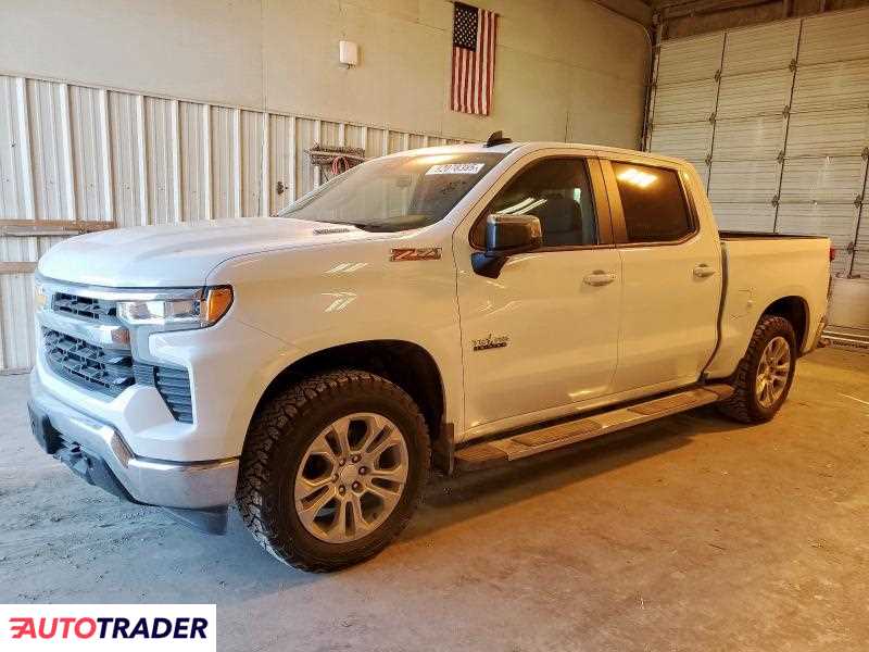 Chevrolet Silverado 2025 3