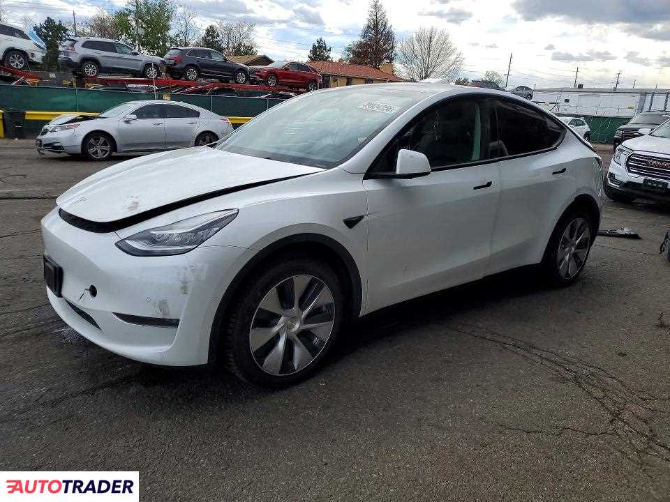 Tesla Model Y 2022