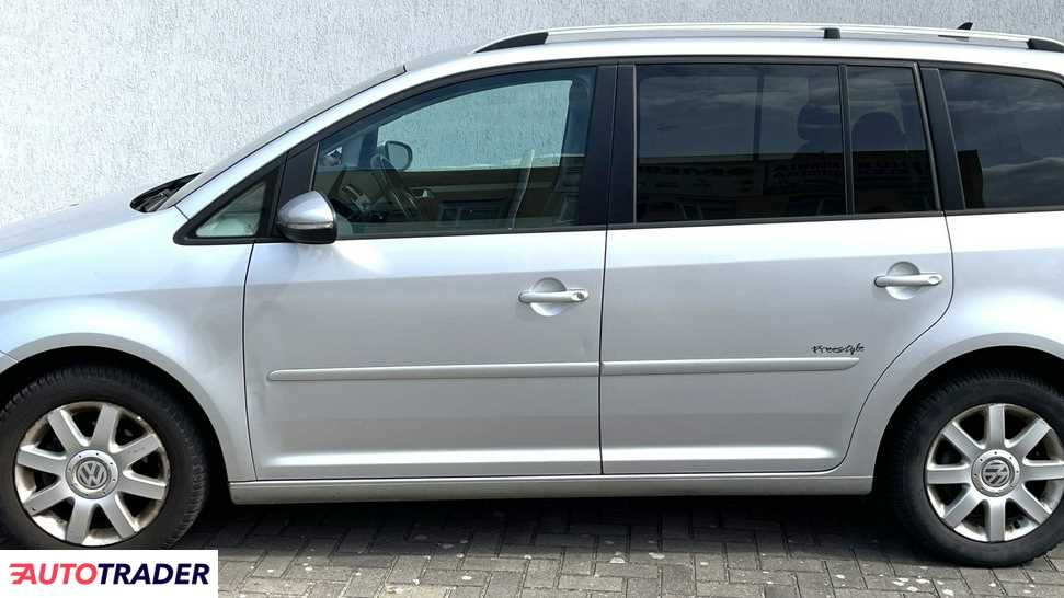 Volkswagen Touran 2009 1.6 102 KM Volkswagen Touran 2009 1.6 102 KM