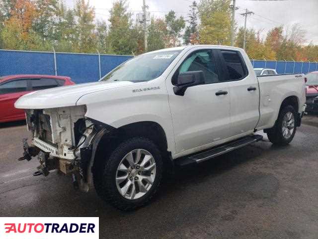 Chevrolet Silverado 5.0 benzyna 2020r. (MONCTON)