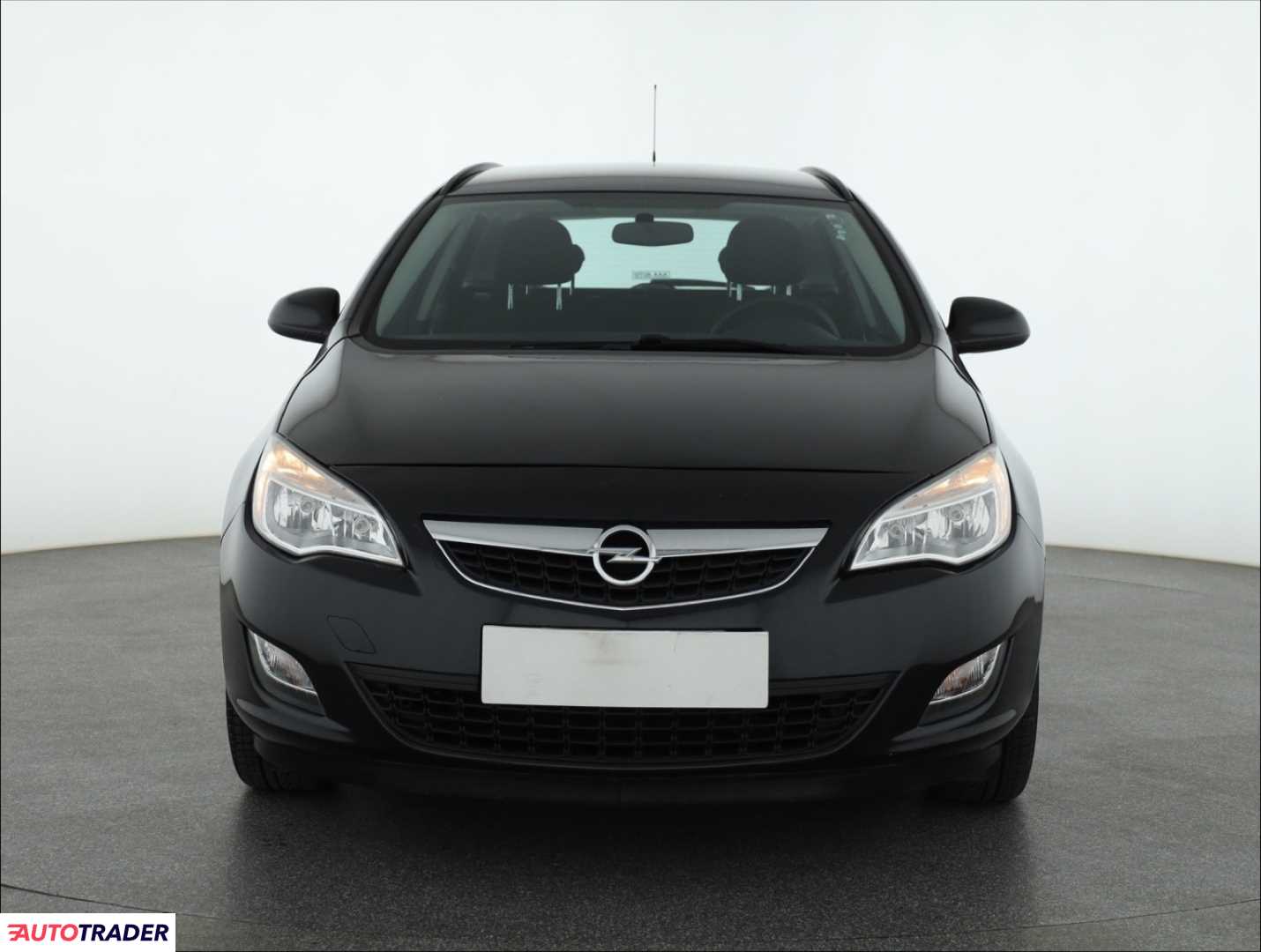 Opel Astra 1.4 99 KM 2012r. (Piaseczno)