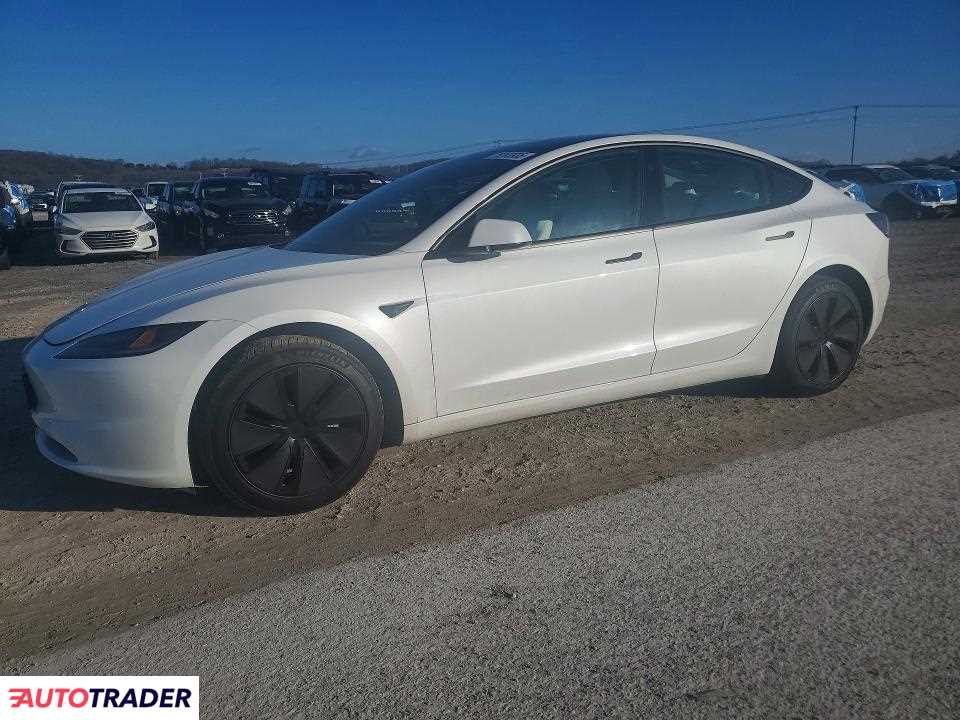 Tesla Model 3 2025