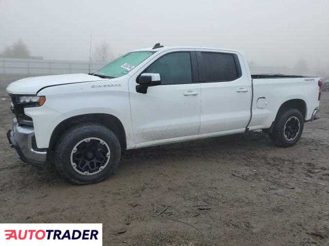 Chevrolet Silverado 5.0 benzyna 2019r. (HOUSTON)