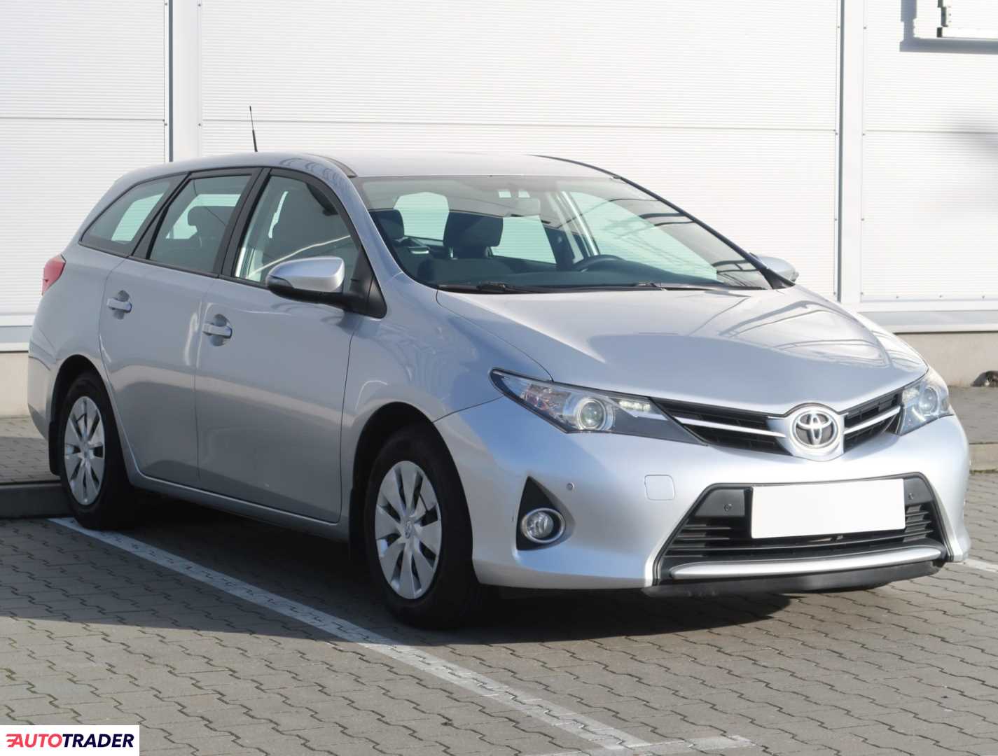 Toyota Auris 2015 1.6 130 KM