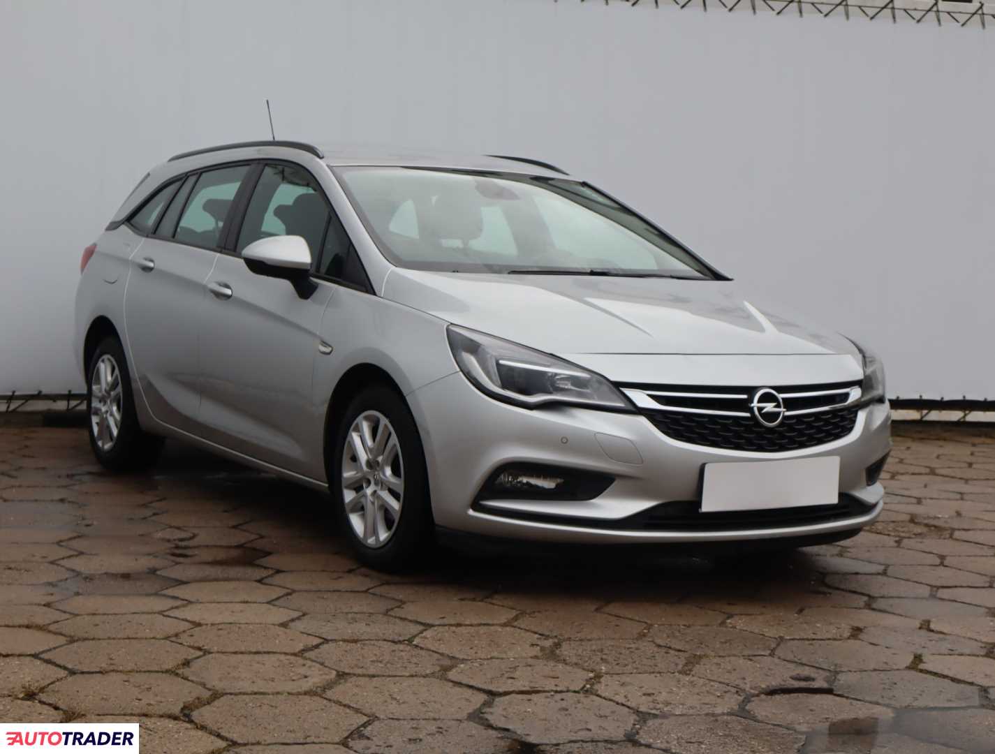 Opel Astra 2019 1.6 108 KM