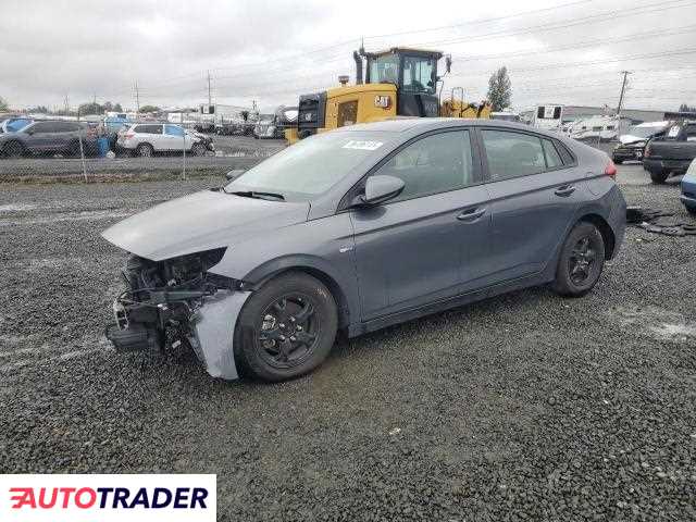 Hyundai IONIQ Hybrid 2019 1