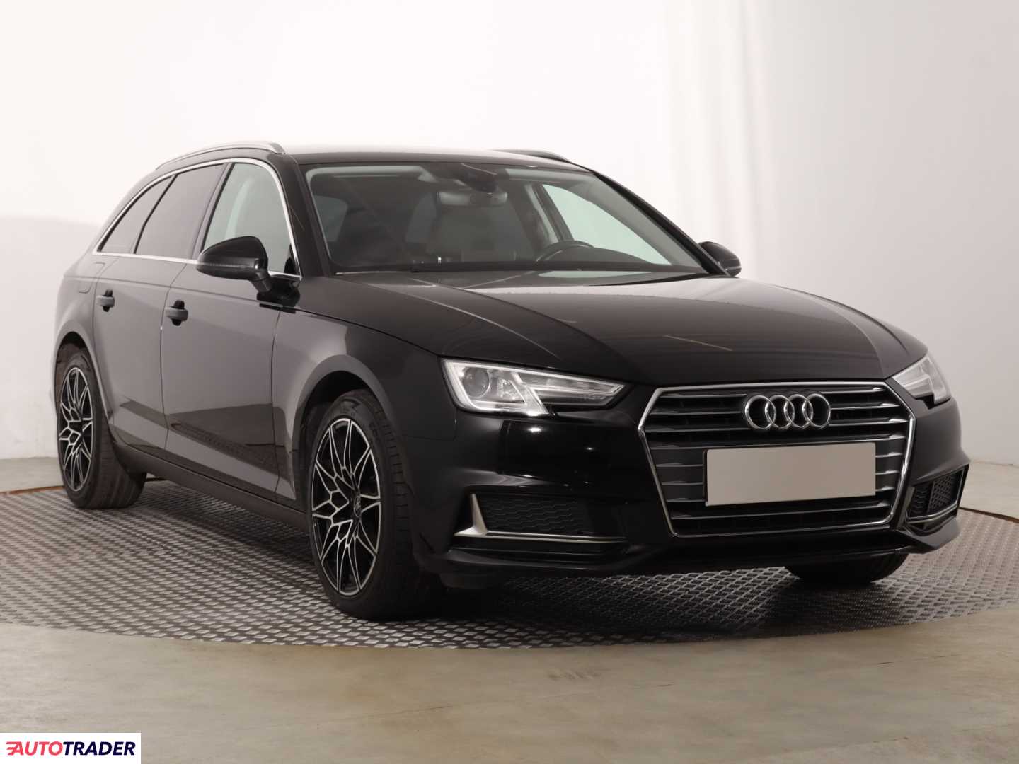 Audi A4 2019 2.0 147 KM