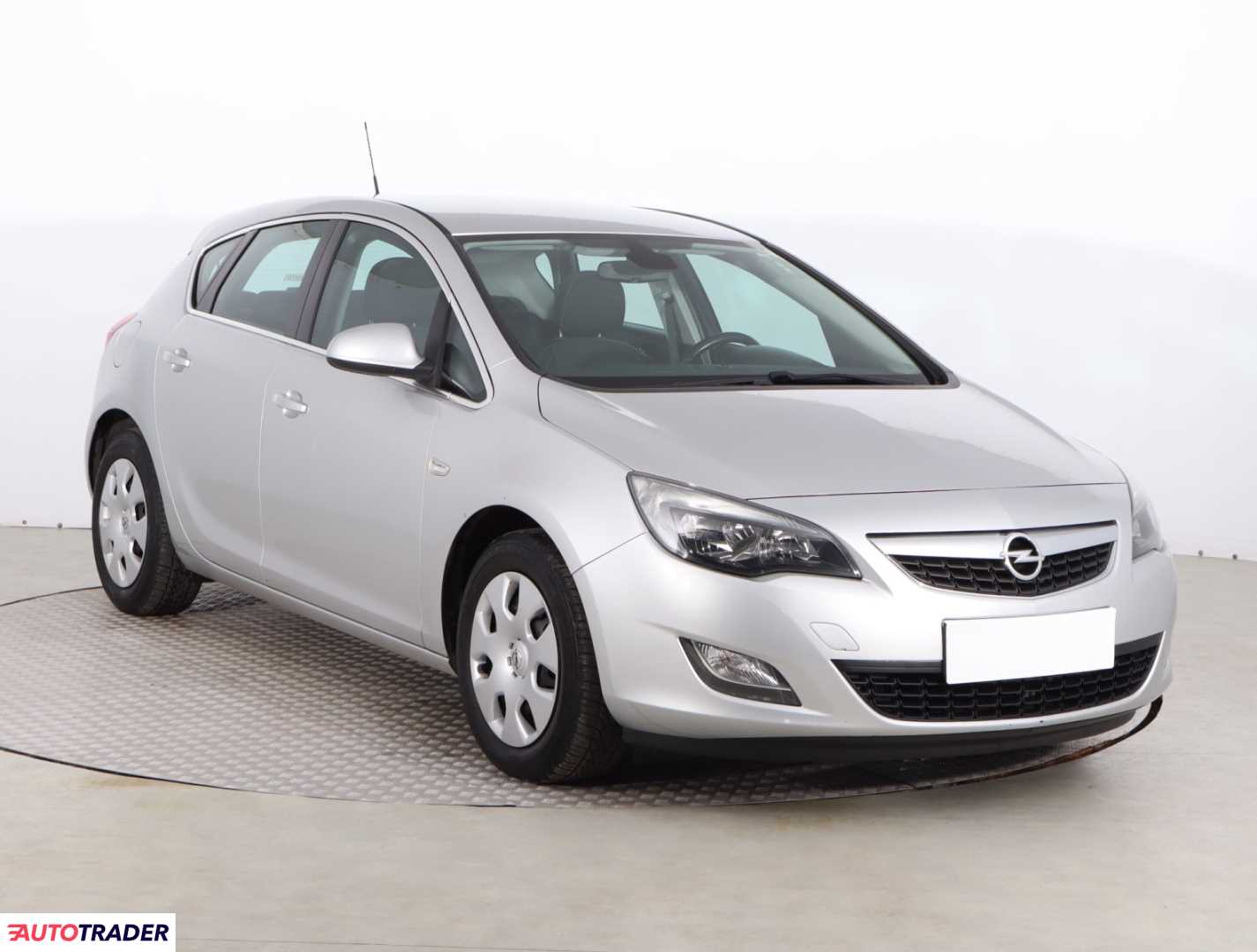 Opel Astra 2010 1.6 113 KM