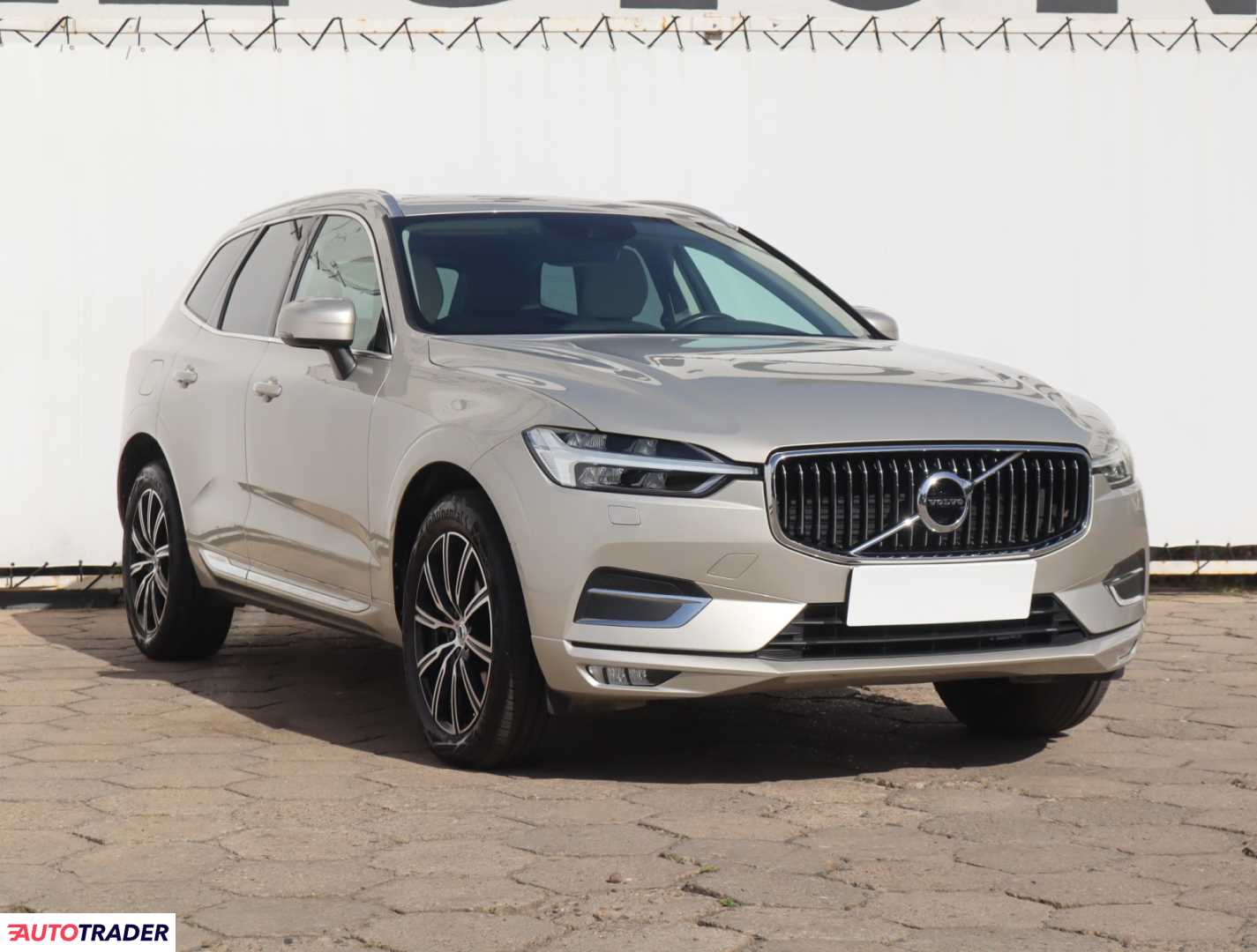 Volvo XC60 2020 2.0 187 KM