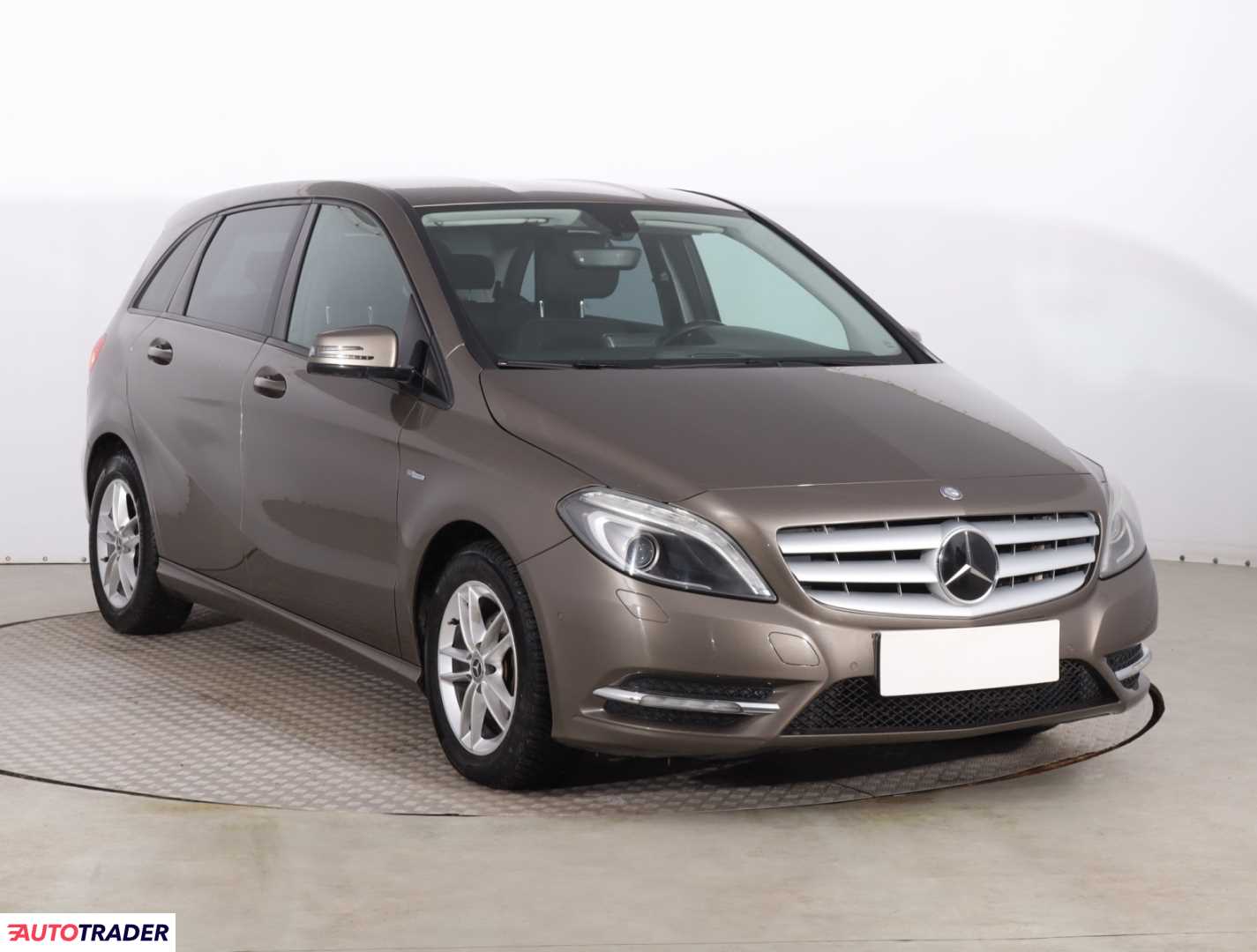 Mercedes B-klasa 2012 1.8 107 KM