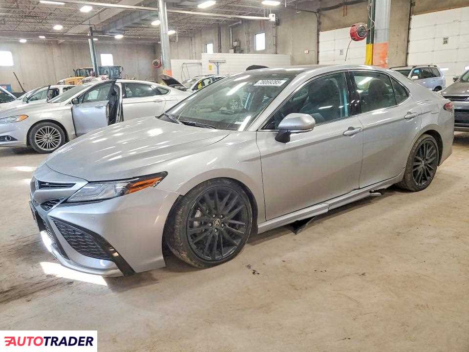 Toyota Camry 2024 3