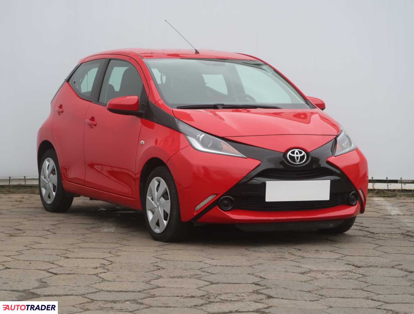 Toyota Aygo 1.0 68 KM 2015r. (Piaseczno)