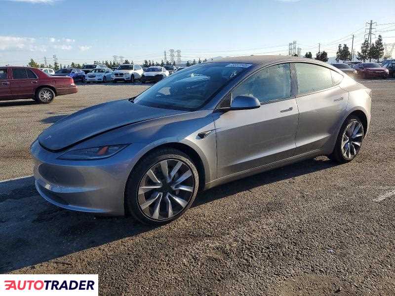 Tesla Model 3 2025