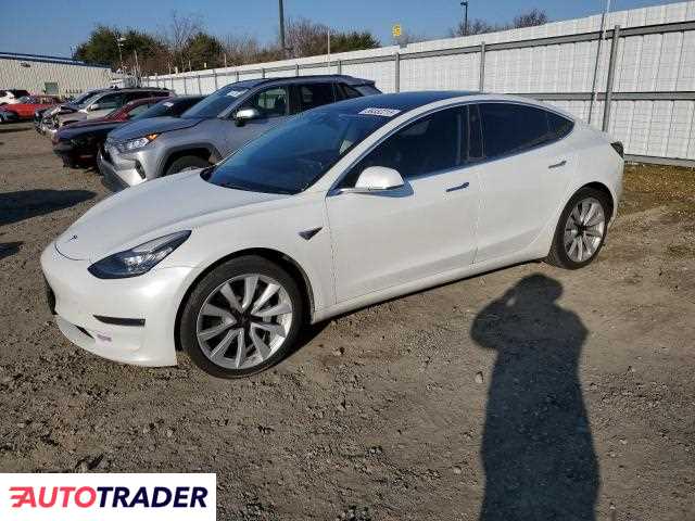 Tesla Model 3 benzyna 2019r. (SACRAMENTO)