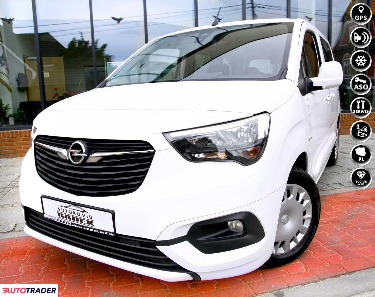 Opel Combo 2020 1.2 110 KM