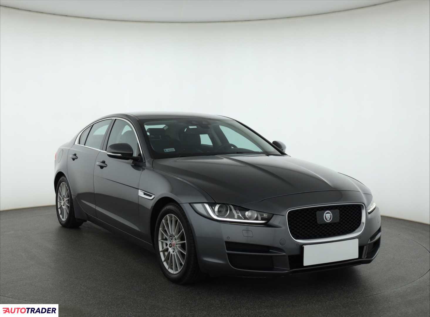 Jaguar XE 2015 2.0 160 KM