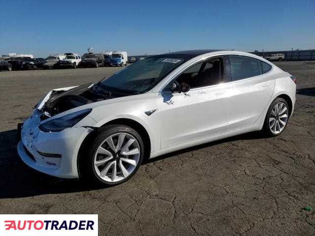 Tesla Model 3 benzyna 2019r. (MARTINEZ)