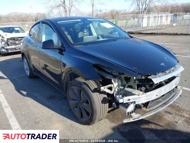 Tesla Model Y 2023 Tesla Model Y 2023