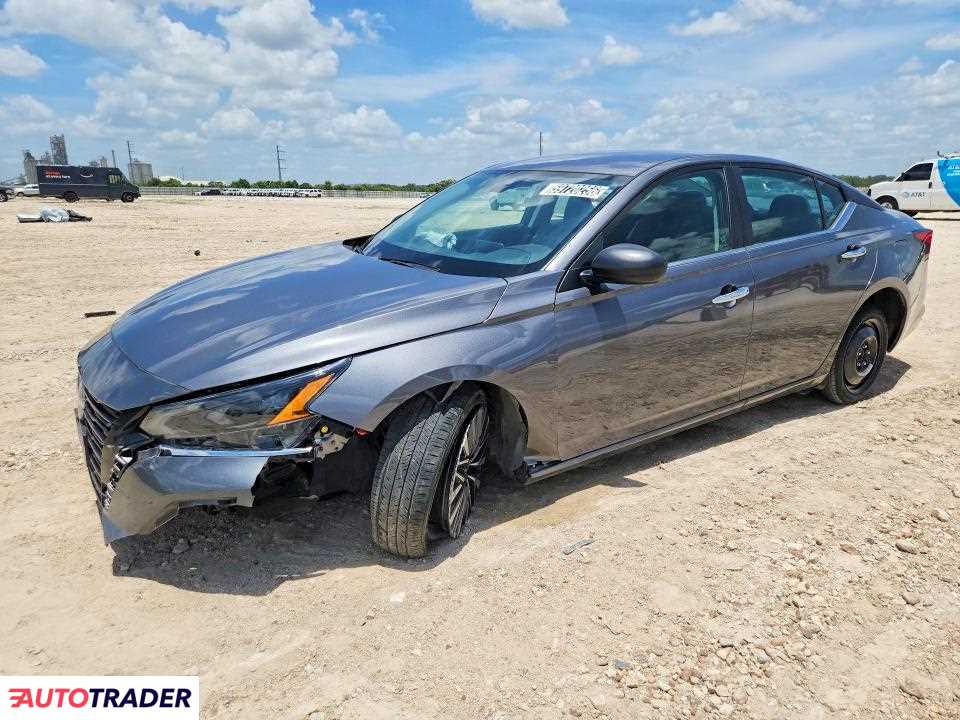 Nissan Altima 2025 2