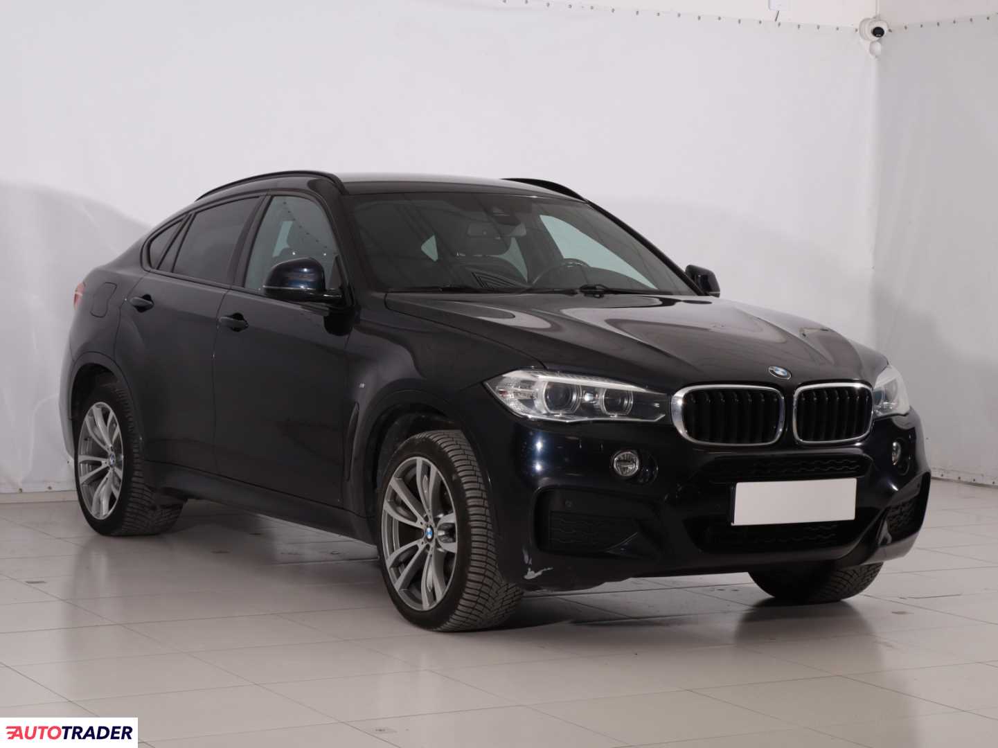 BMW X6 2016 3.0 254 KM
