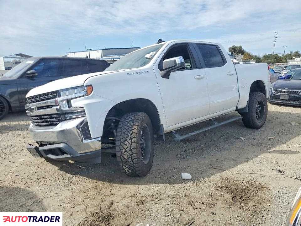Chevrolet Silverado 2020 3