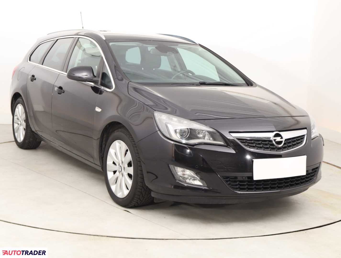 Opel Astra 2011 1.4 138 KM