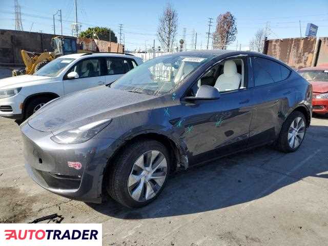 Tesla Model Y benzyna 2023r. (WILMINGTON)