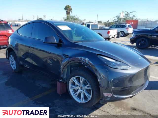 Tesla Model Y 2024