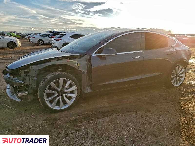 Tesla Model 3 2020