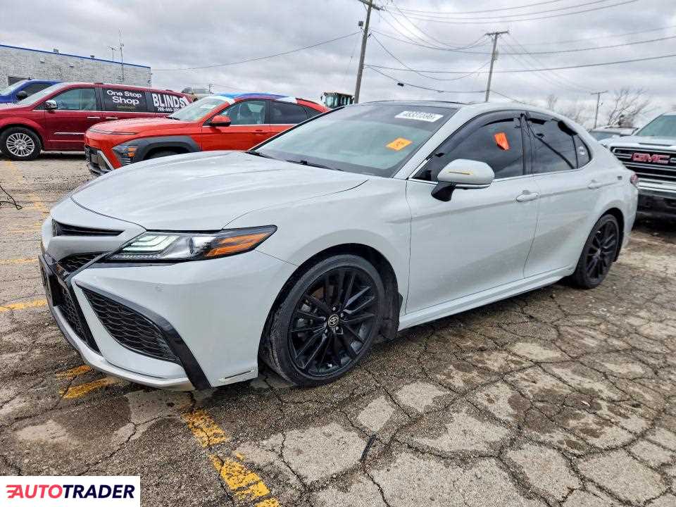 Toyota Camry 2023 3