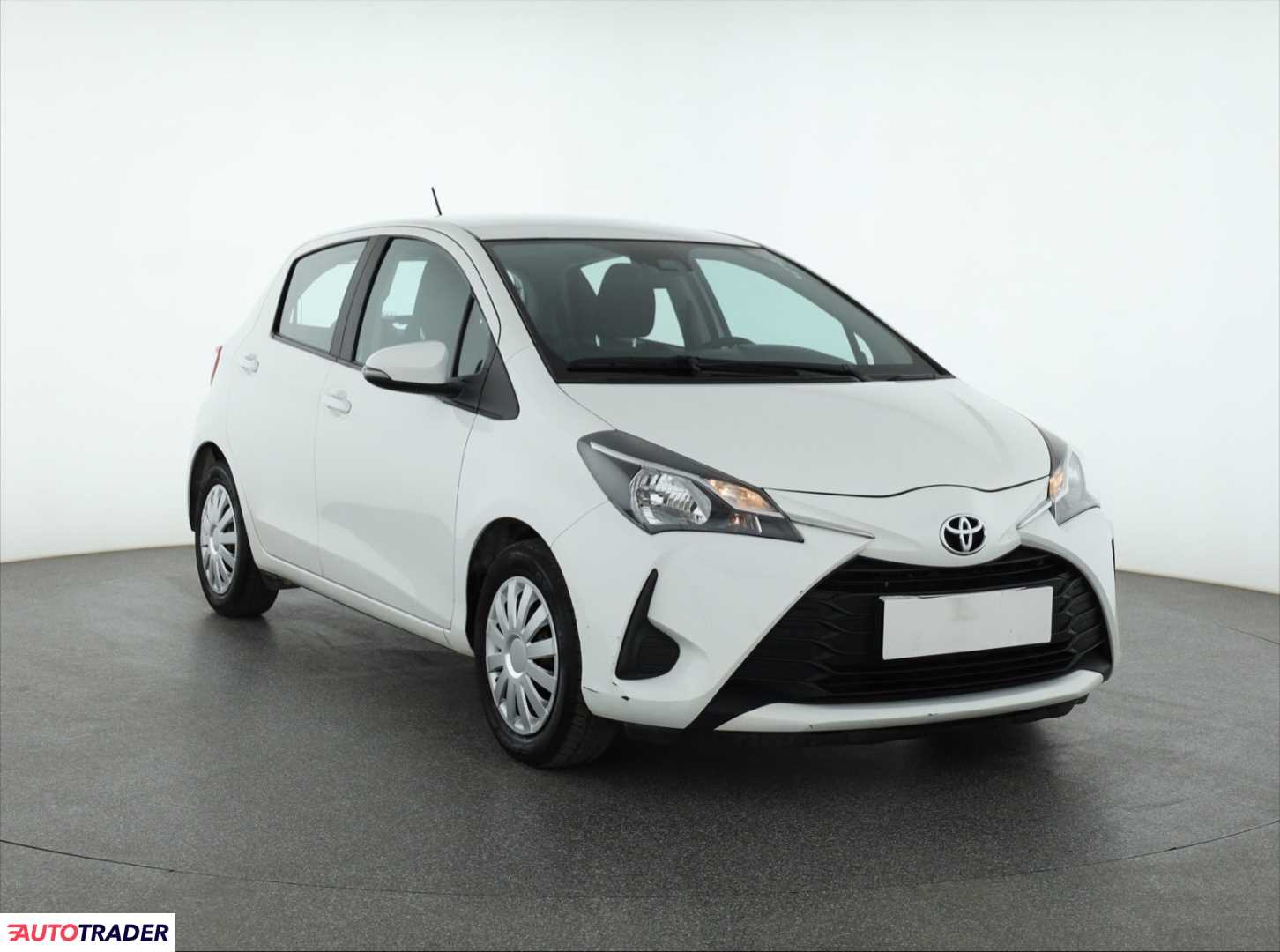 Toyota Yaris 1.0 68 KM 2017r. (Piaseczno)