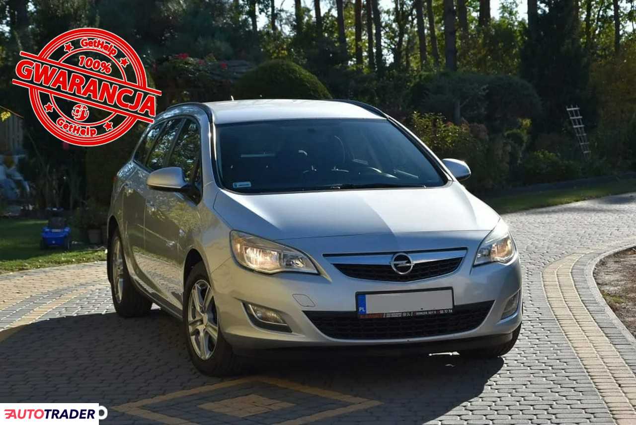 Opel Astra 2012 1.7 110 KM