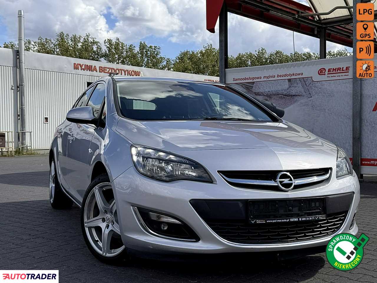 Opel Astra 2013 1.4 140 KM