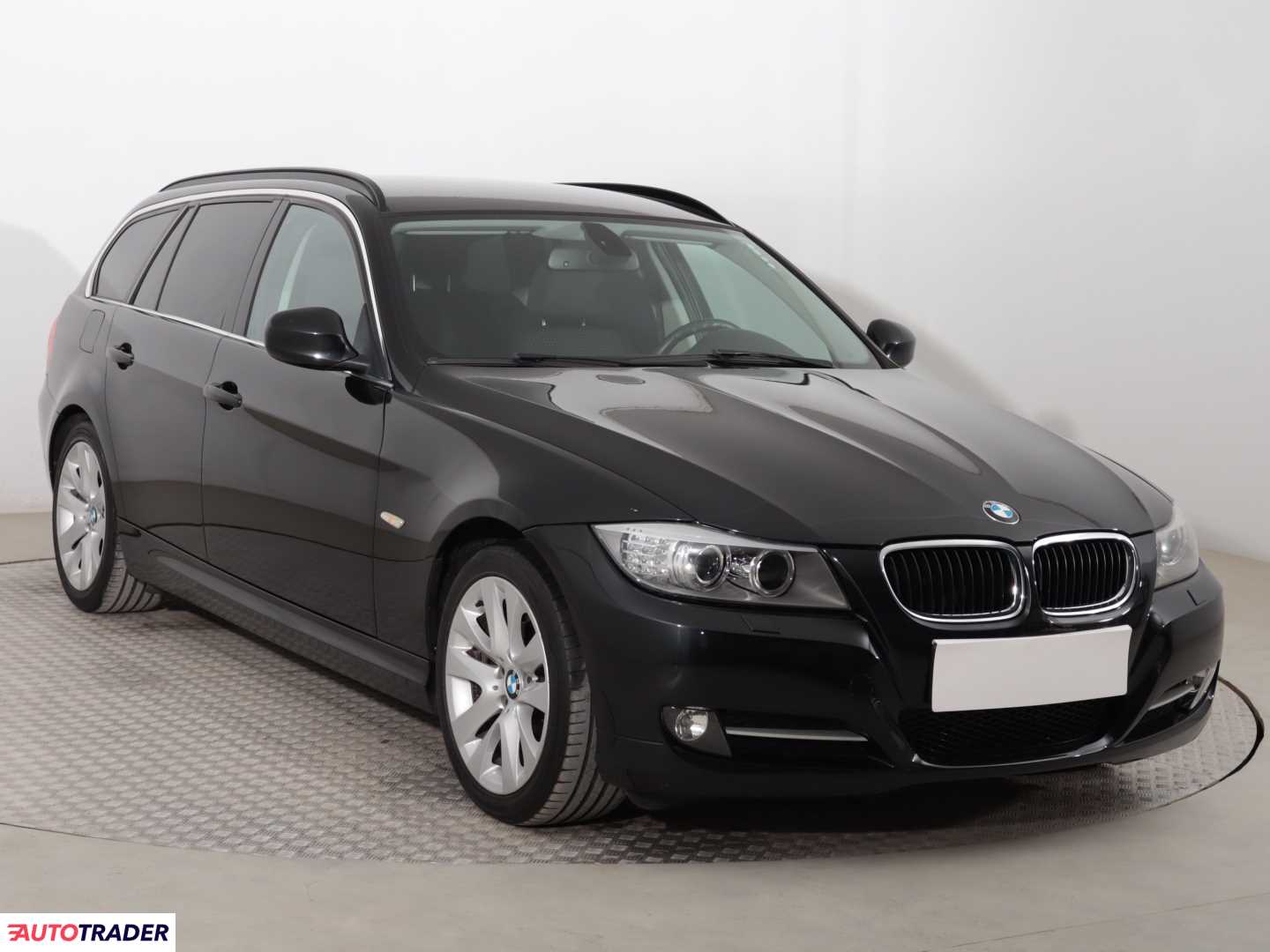 BMW 318 2012 2.0 140 KM BMW 318 2012 2.0 140 KM