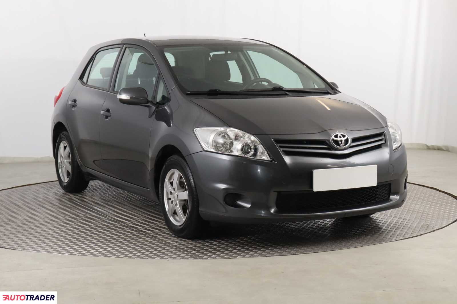 Toyota Auris 2013 1.3 97 KM